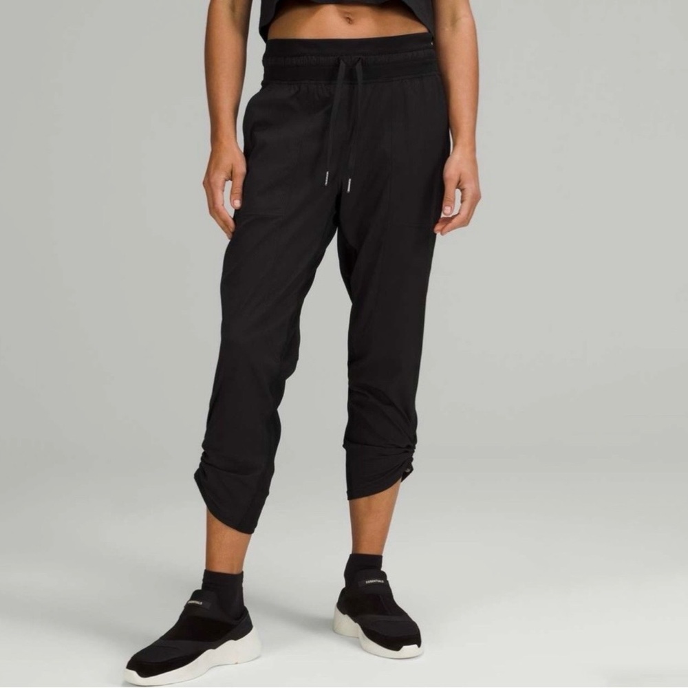 Lululemon Dance Studio Mid-Rise Crop 25" in Black